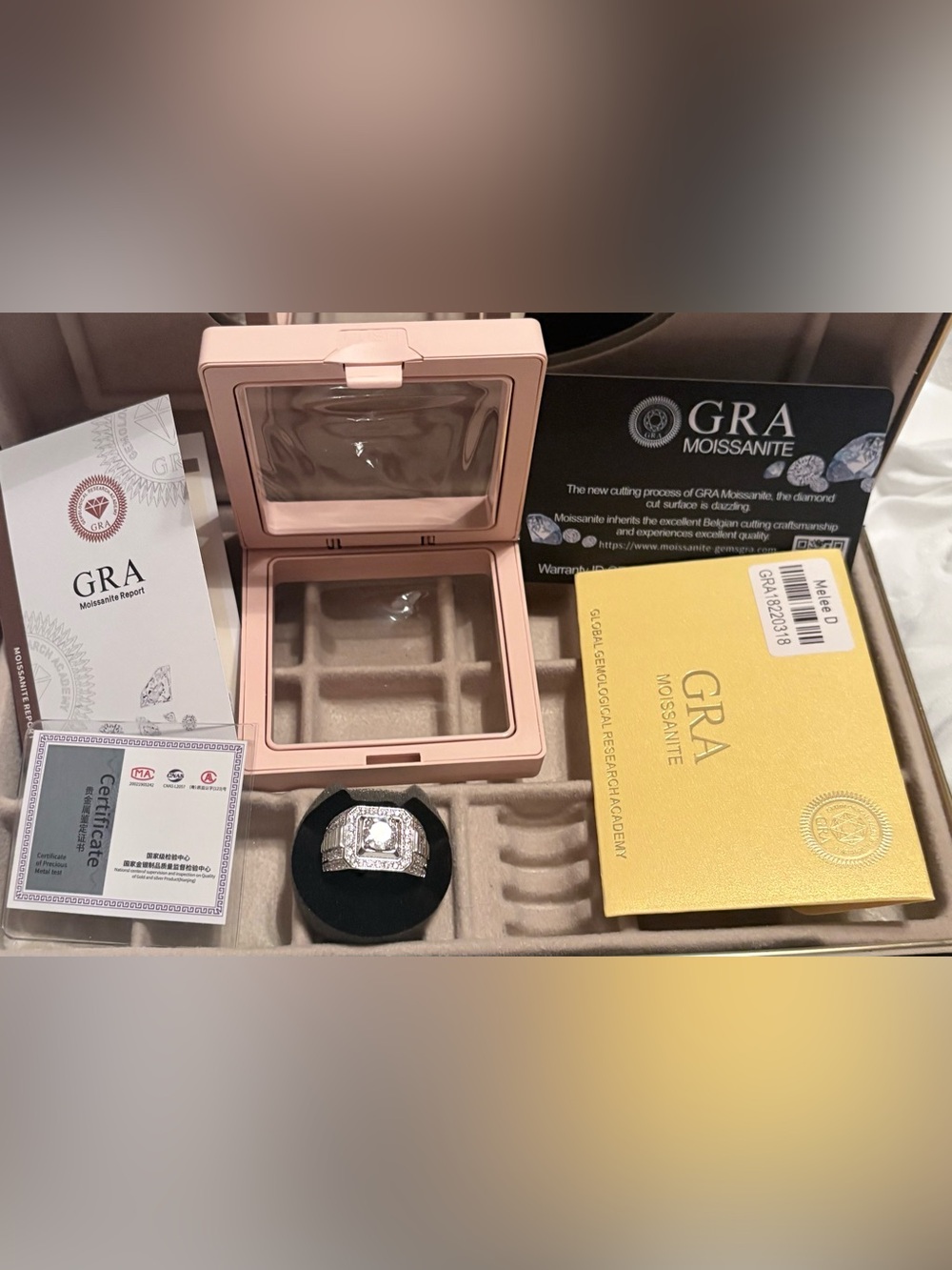 2.2 Carats Moissanite Ring size 8 GRA Card & Gift Box New without tags